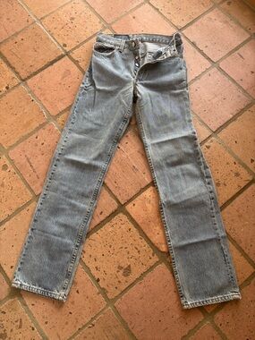 Vintage Levi’s 501 Button Fly Jeans
Size 28 x 32